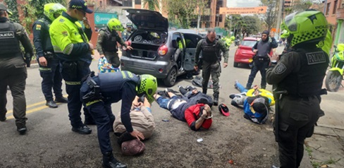 Capturados cinco delincuentes responsables de violento robo en importante droguería al norte de Bogotá