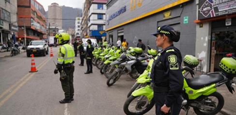 Capturado mecánico requerido por la justicia en operativo contra mercados ilegales en La Favorita