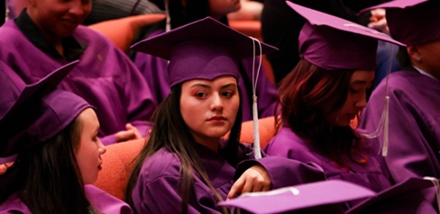 Más de 90 jóvenes de Bogotá se graduaron como bachilleres gracias a un modelo de educación restaurativa