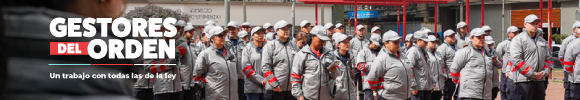 Hombres y mujeres gestores del orden en la calle