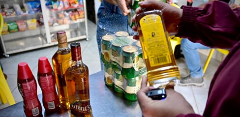 Varias botellas de licor 