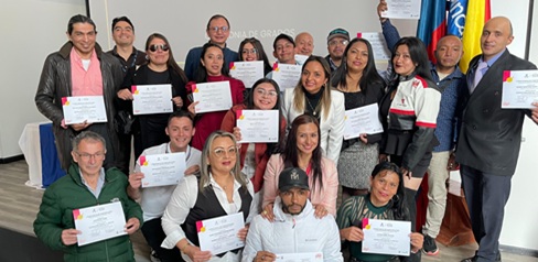  21 pospenados en Bogotá se graduaron de un curso de marketing digital y ahora podrán acceder a nuevas oportunidades laborales 