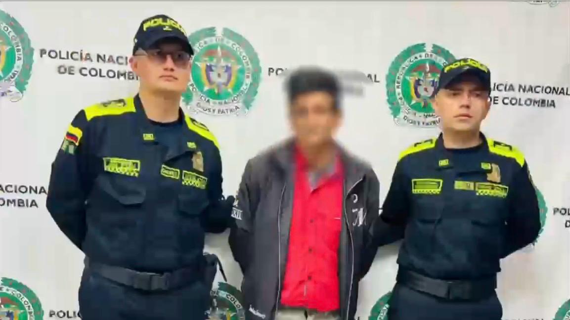Capturan en Kennedy a hombre señalado de abusar de cuatro menores https://scj.gov.co/prensa/noticias/capturan-en-kennedy-hombre-senalado-de-abusar-de-cuatro-menores