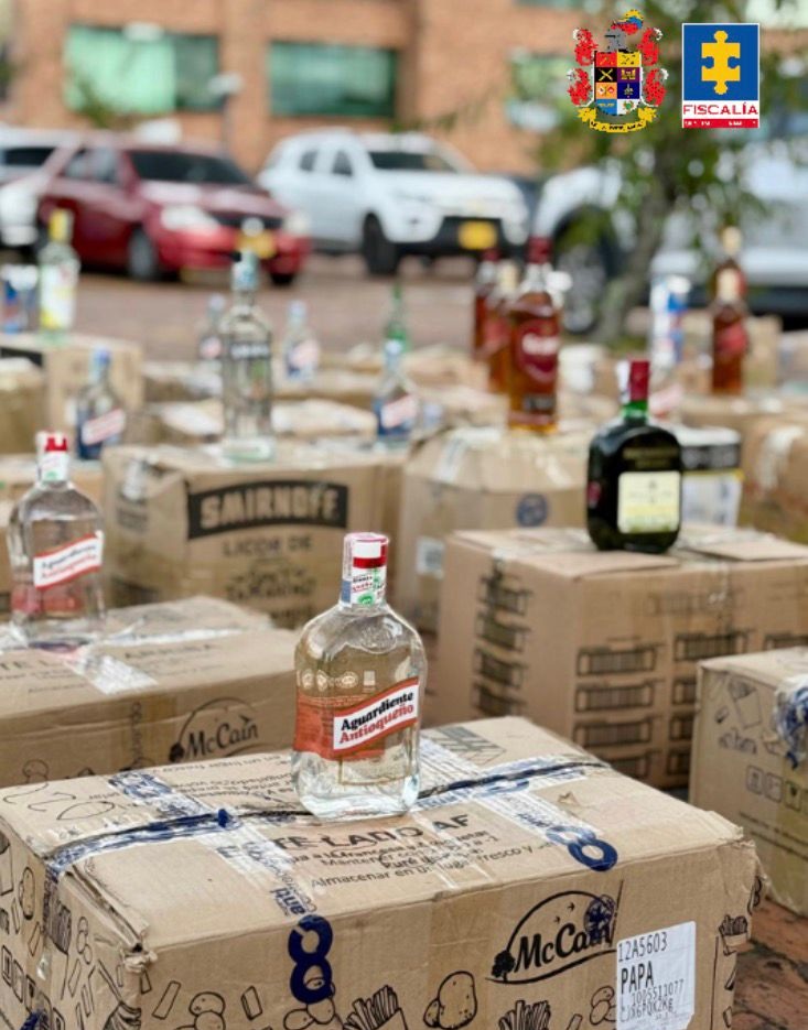 Fiscalía legalizó la incautación de 4.000 botellas de licor adulterado en Bogotá 