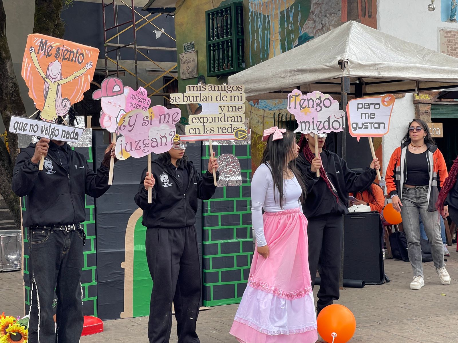 Bogotá refuerza acciones contra la explotación sexual comercial de niños, niñas y adolescentes en La Candelaria Bogotá refuerza acciones contra la explotación sexual comercial de niños, niñas y adolescentes en La Candelaria