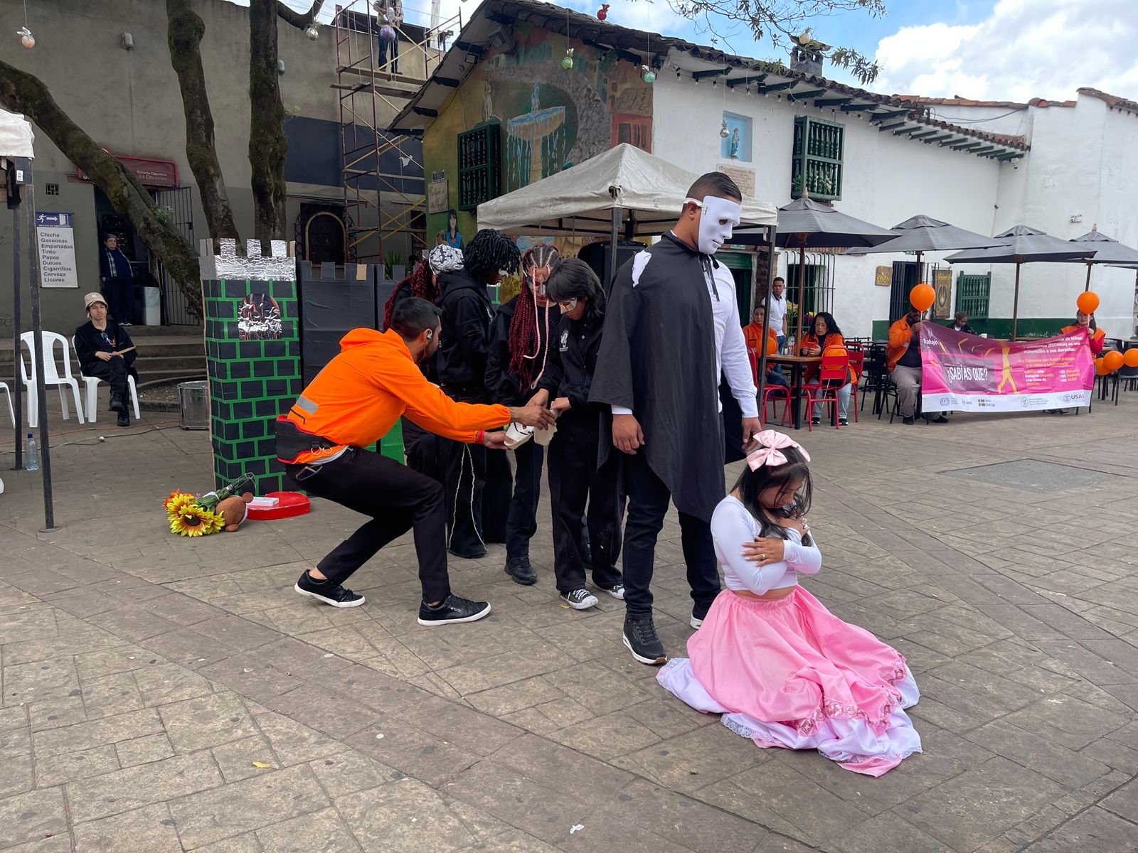 Bogotá refuerza acciones contra la explotación sexual comercial de niños, niñas y adolescentes en La Candelaria Bogotá refuerza acciones contra la explotación sexual comercial de niños, niñas y adolescentes en La Candelaria