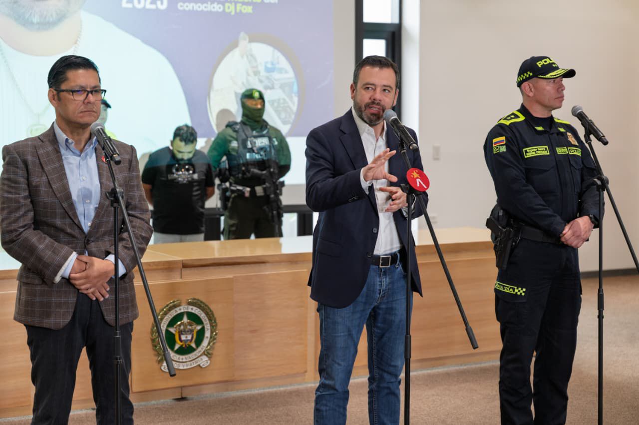 Secretario de seguridad, alcalde de Bogotá y general de la policía