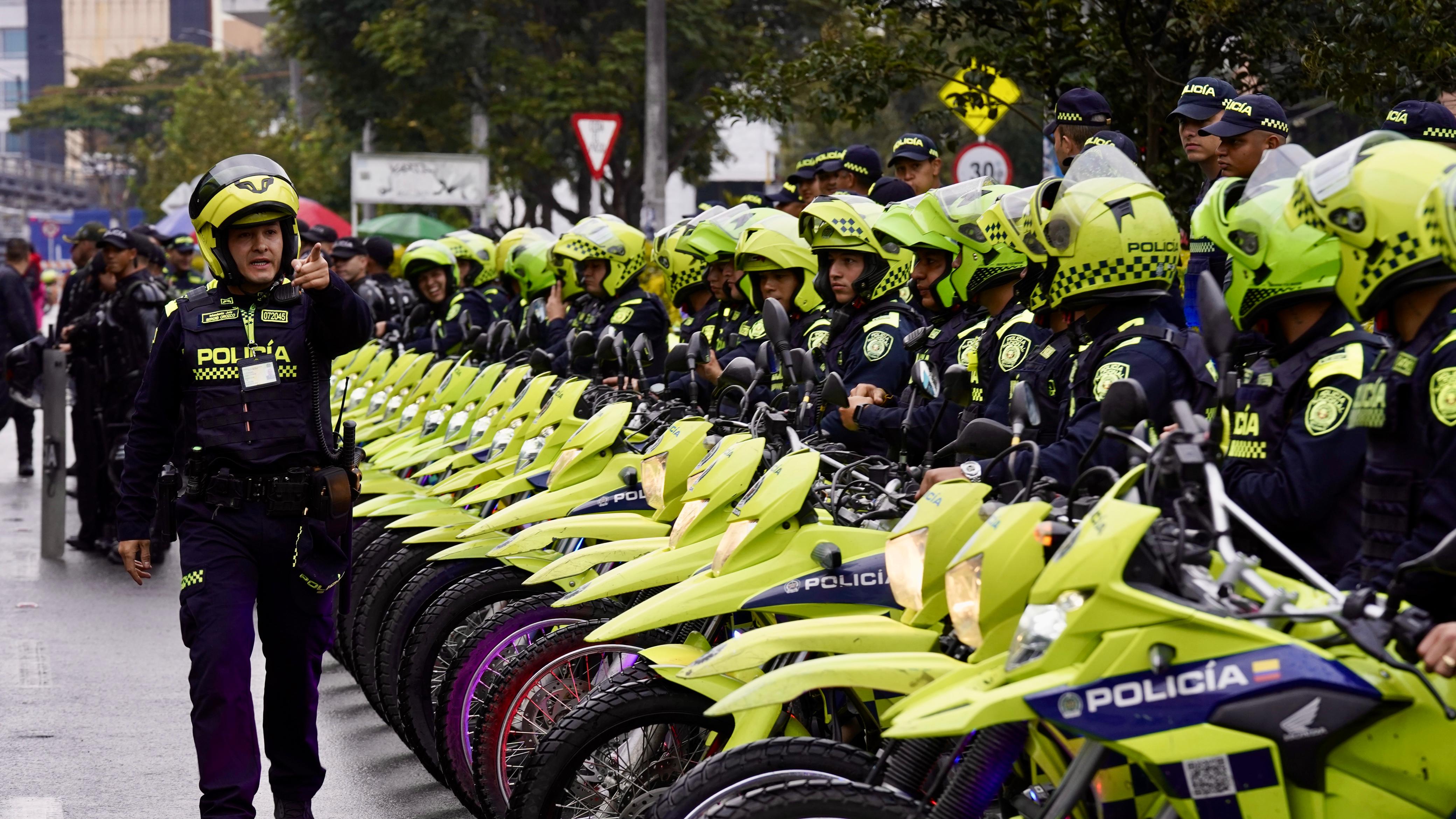 Bogotá reforzará la seguridad en la celebración de Amor y Amistad con 2.100 policías y controles en zonas de rumba y comercio Bogotá reforzará la seguridad en la celebración de Amor y Amistad con 2.100 policías y controles en zonas de rumba y comercio