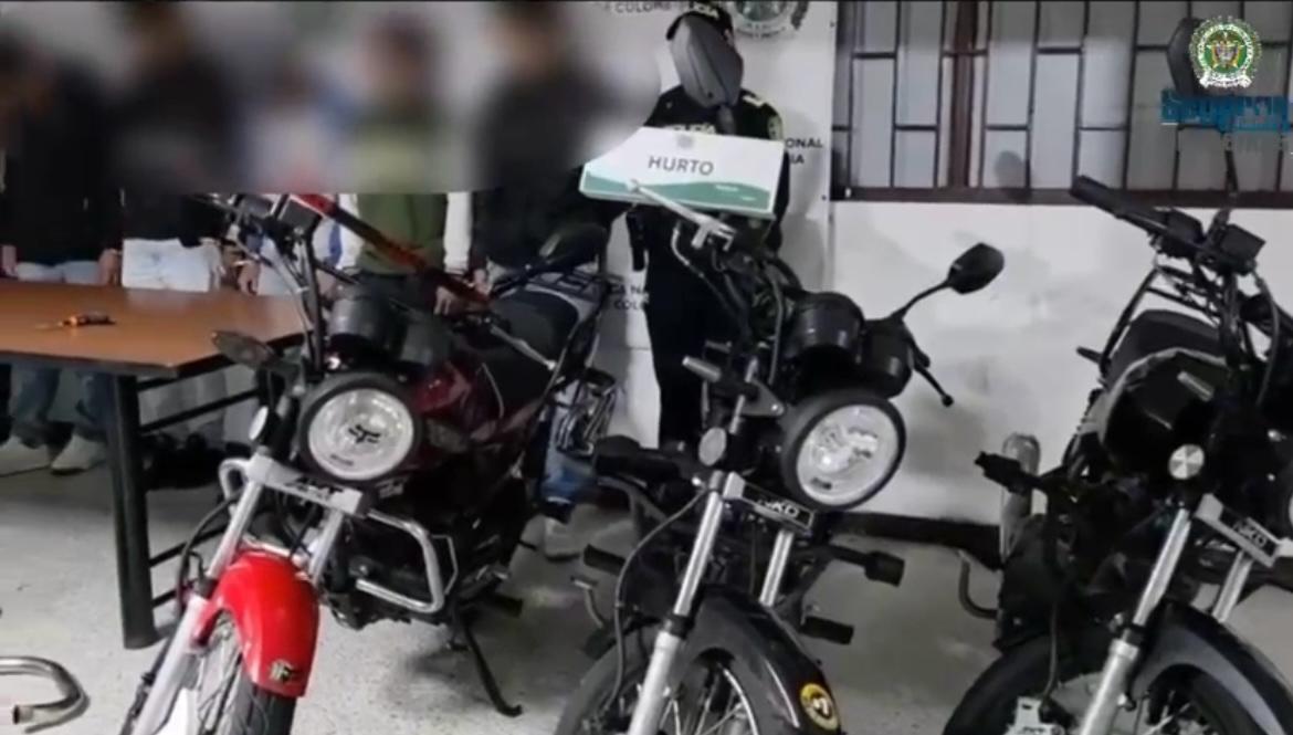 Cayó banda que robaba motos en Bogotá: las ocultaban en una casa en Barrios Unidos Cayó banda que robaba motos en Bogotá: las ocultaban en una casa en Barrios Unidos