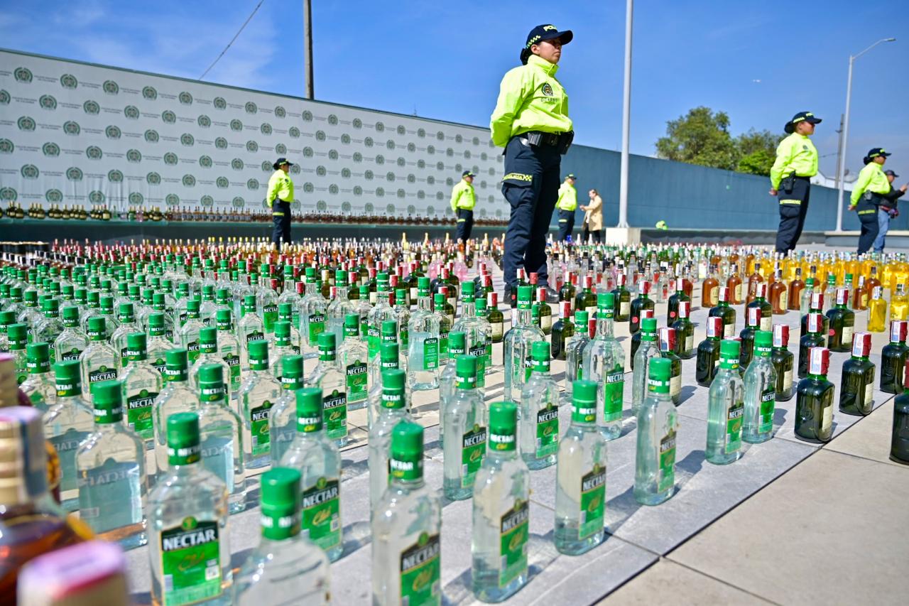 “Más de 4.000 botellas de licor adulterado fueron incautadas en Bogotá”: alcalde Galán “Más de 4.000 botellas de licor adulterado fueron incautadas en Bogotá”: alcalde Galán