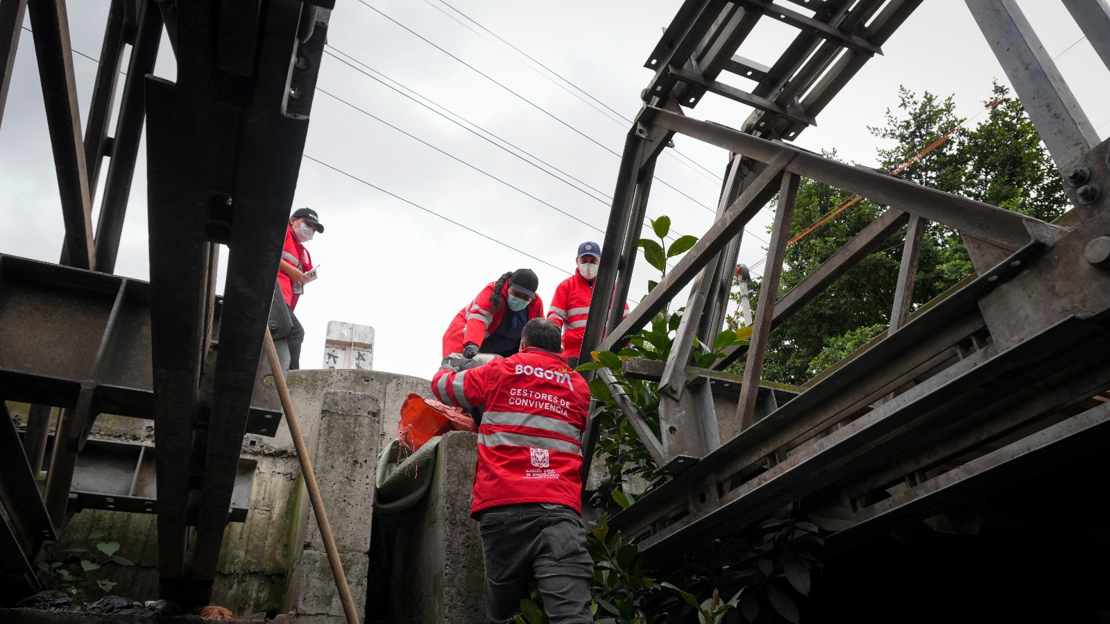 11 cambuches desmontados tras mega intervención en el canal Comuneros de Puente Aranda 11 cambuches desmontados tras mega intervención en el canal Comuneros de Puente Aranda