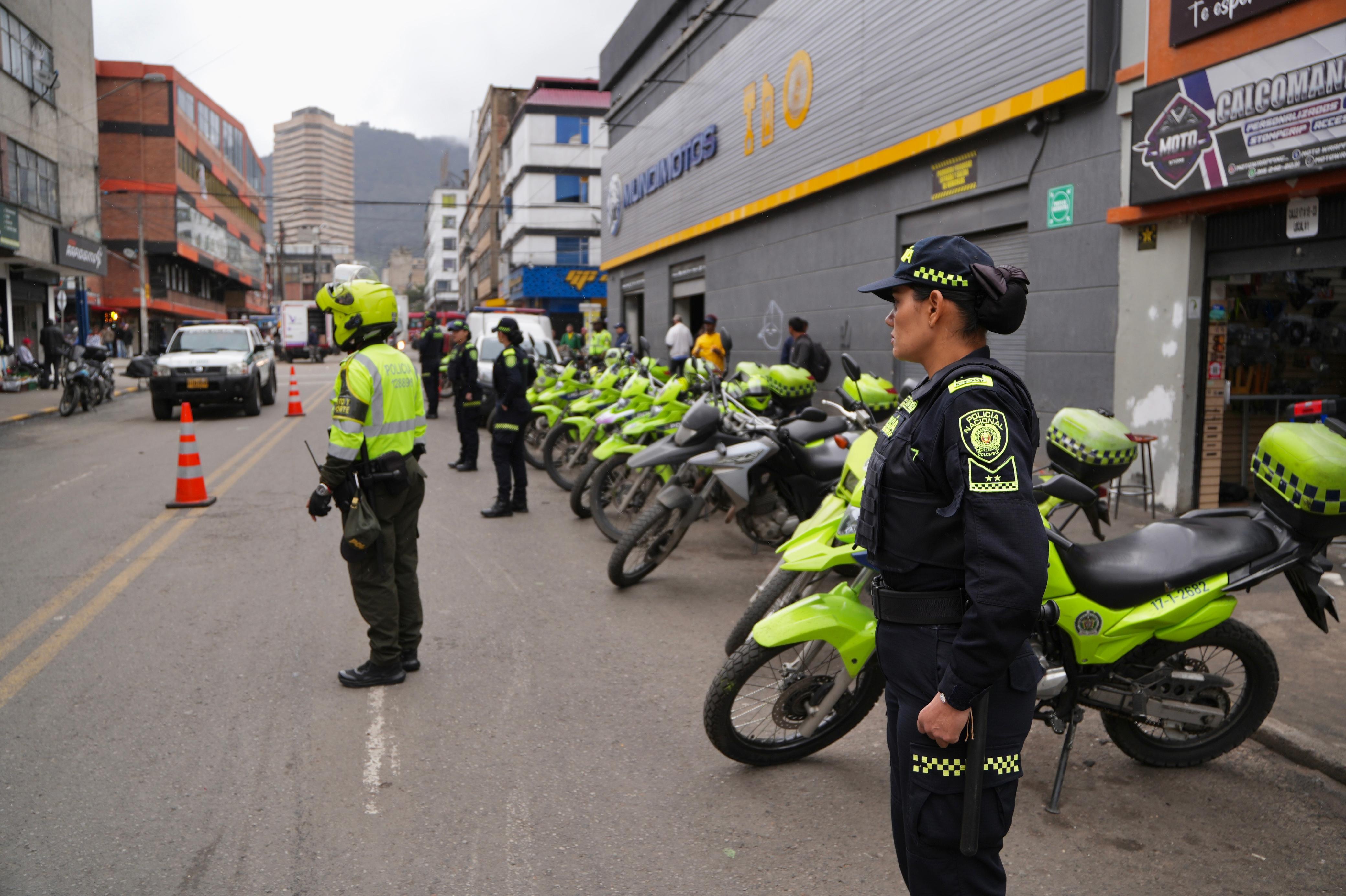 Capturado mecánico requerido por la justicia en operativo contra mercados ilegales en La Favorita Capturado mecánico requerido por la justicia en operativo contra mercados ilegales en La Favorita