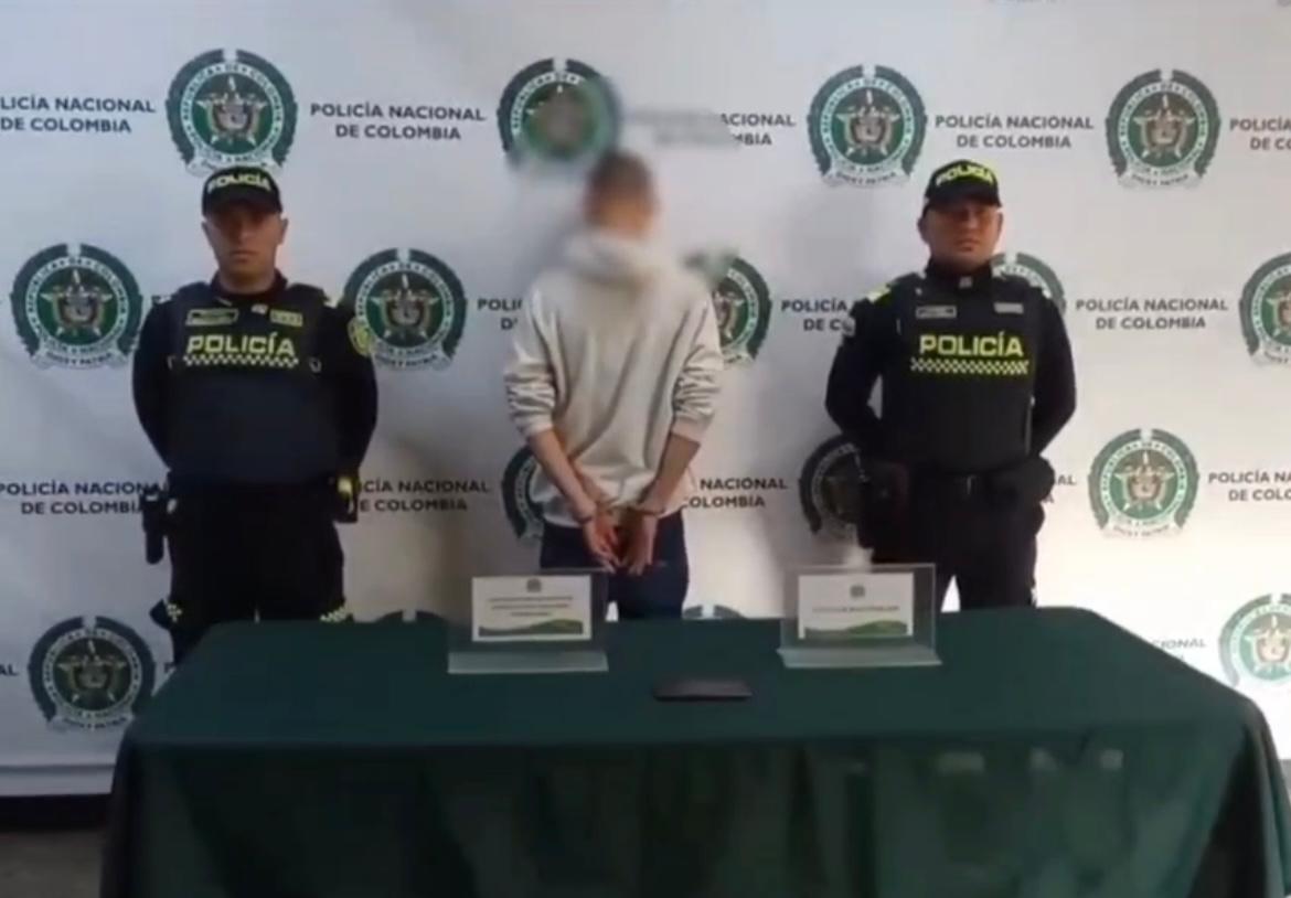 Capturado delincuente que tenía detención domiciliaria, pero estaba robando un celular en Bosa Capturado delincuente que tenía detención domiciliaria, pero estaba robando un celular en Bosa