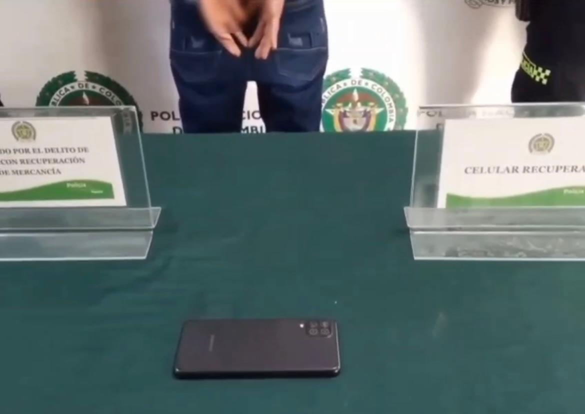 Capturado delincuente que tenía detención domiciliaria, pero estaba robando un celular en Bosa Capturado delincuente que tenía detención domiciliaria, pero estaba robando un celular en Bosa