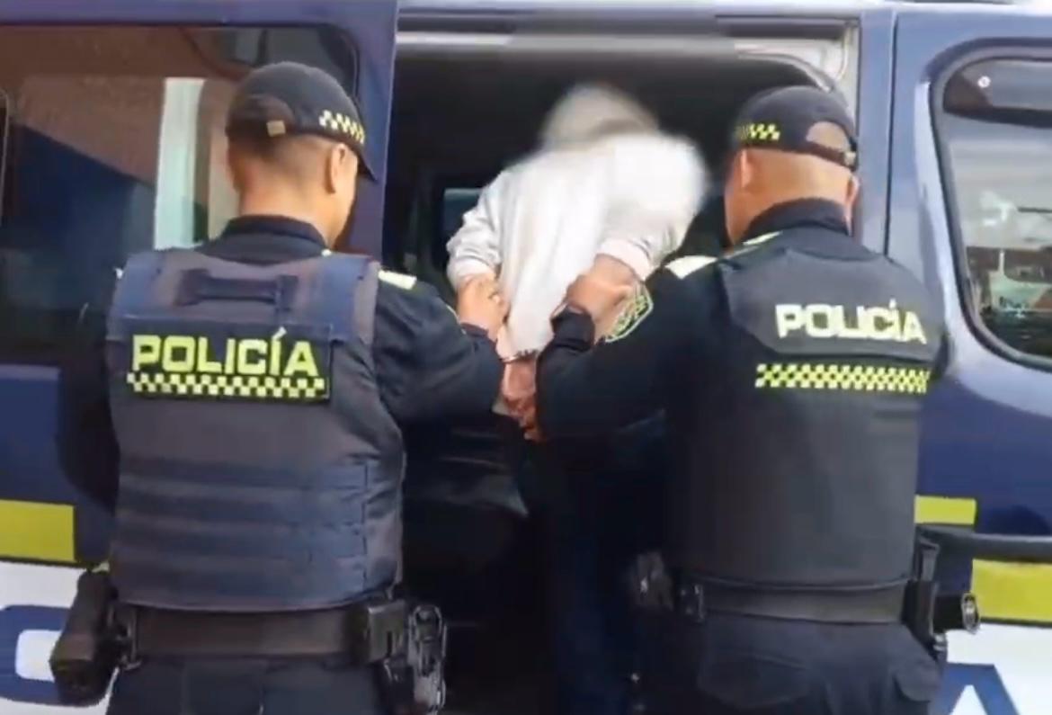 Capturado delincuente que tenía detención domiciliaria, pero estaba robando un celular en Bosa Capturado delincuente que tenía detención domiciliaria, pero estaba robando un celular en Bosa