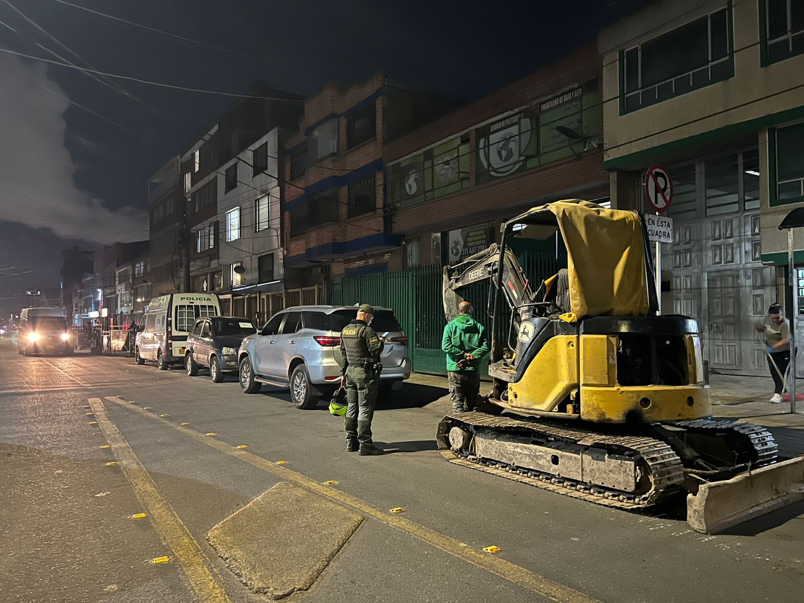 Capturadas dos personas por urbanismo ilegal e incautada maquinaria amarilla en Kennedy Capturadas dos personas por urbanismo ilegal e incautada maquinaria amarilla en Kennedy
