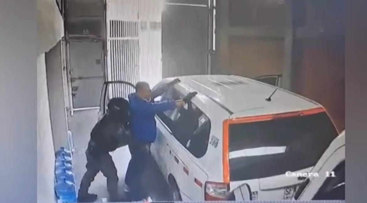 Capturadas en flagrancia 13 personas cuando intentaban hurtar una bodega textil en Fontibón Capturadas en flagrancia 13 personas cuando intentaban hurtar una bodega textil en Fontibón