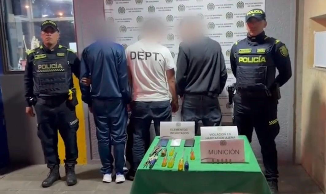 https://scj.gov.co/prensa/noticias/tres-capturados-en-flagrancia-tras-violentar-cerraduras-para-hurtar-residencias-en https://scj.gov.co/prensa/noticias/tres-capturados-en-flagrancia-tras-violentar-cerraduras-para-hurtar-residencias-en