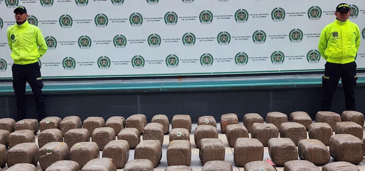 En Kennedy fueron incautadas cerca de dos toneladas de droga. En Kennedy fueron incautadas cerca de dos toneladas de droga.