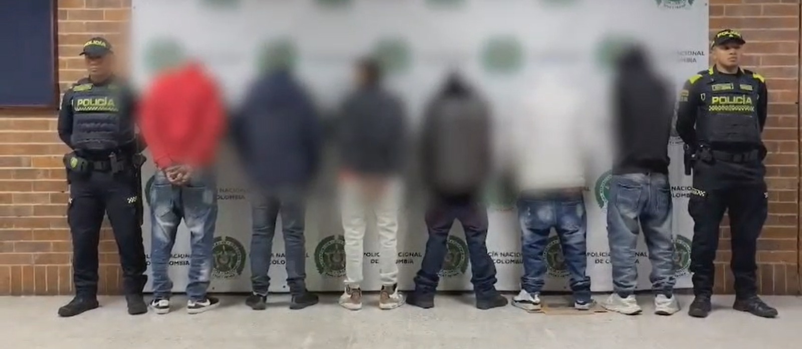Capturados en San Cristóbal por grafitis alusivos a grupos subversivos Capturados en San Cristóbal por grafitis alusivos a grupos subversivos
