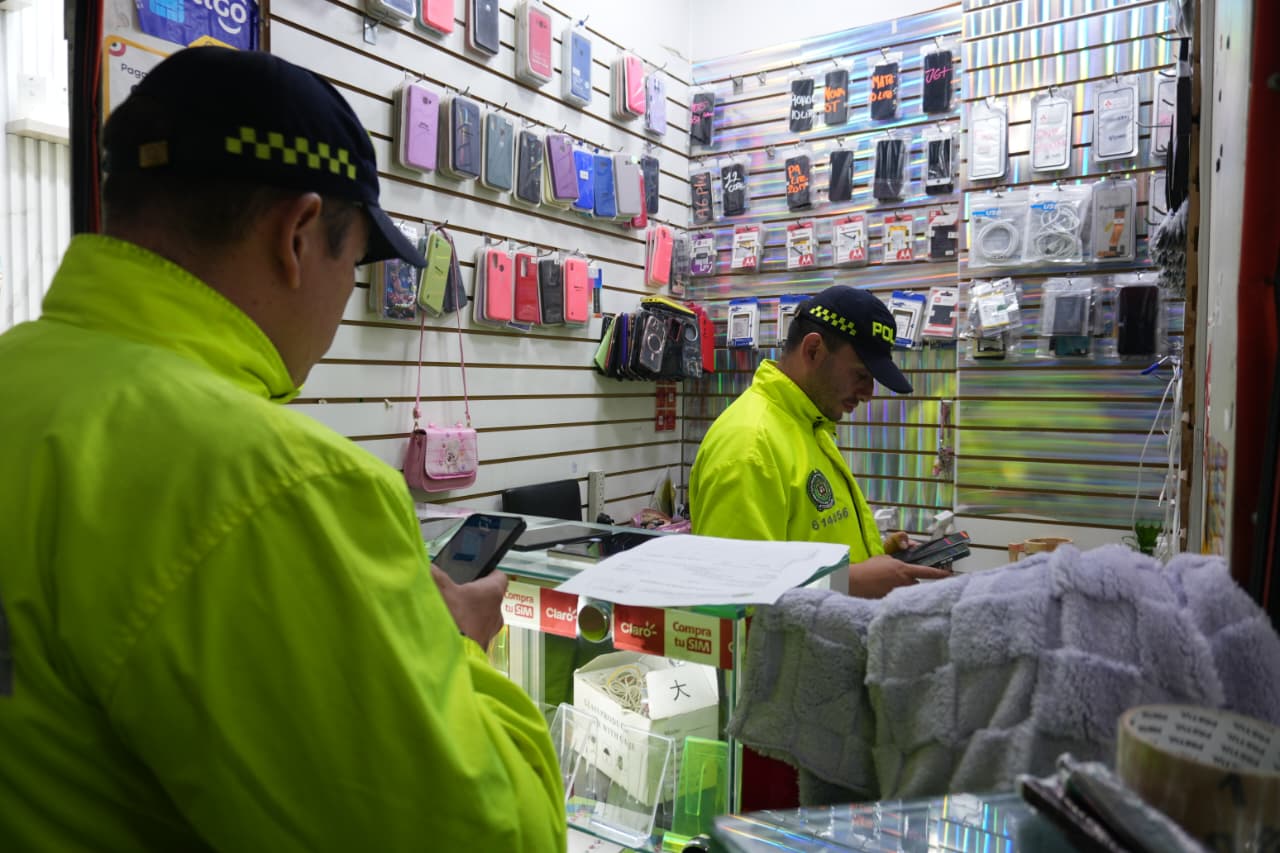 70 celulares incautados y 5 establecimientos cerrados en la Pajarera