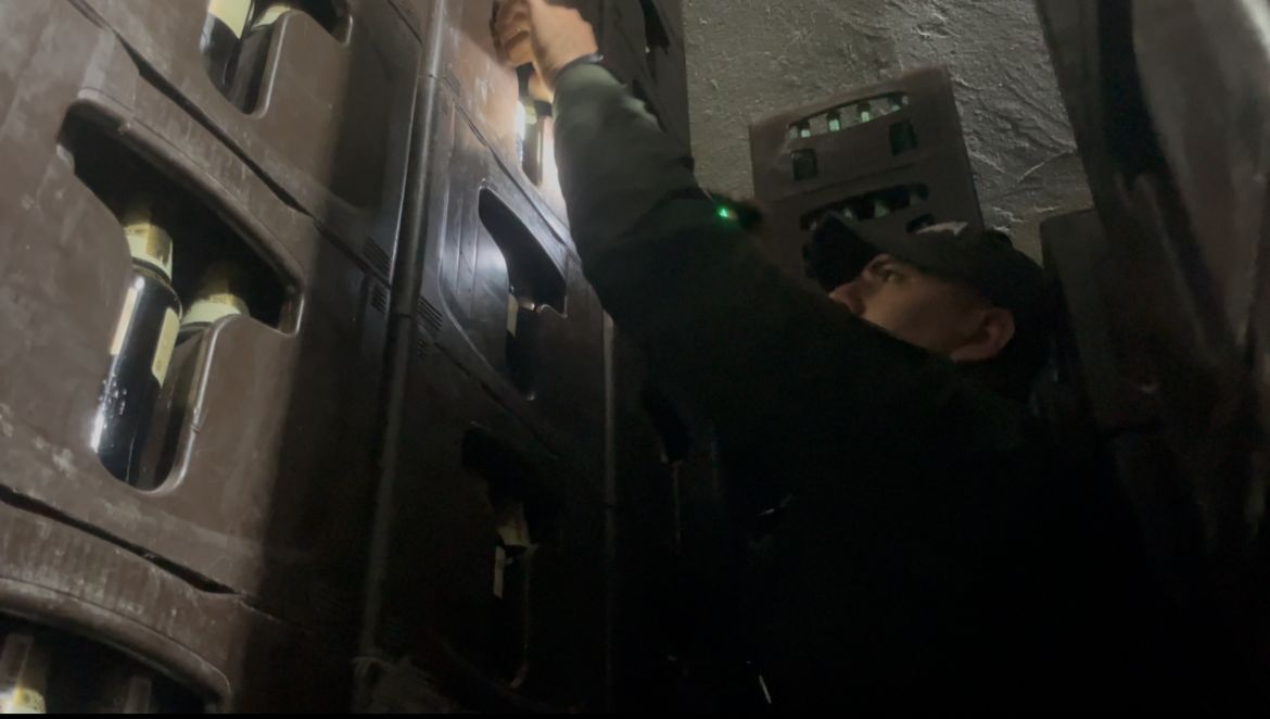 Al descubierto 270 cervezas vencidas desde hace meses que estaban listas para ser comercializadas en un estanco en Kennedy Al descubierto 270 cervezas vencidas desde hace meses que estaban listas para ser comercializadas en un estanco en Kennedy