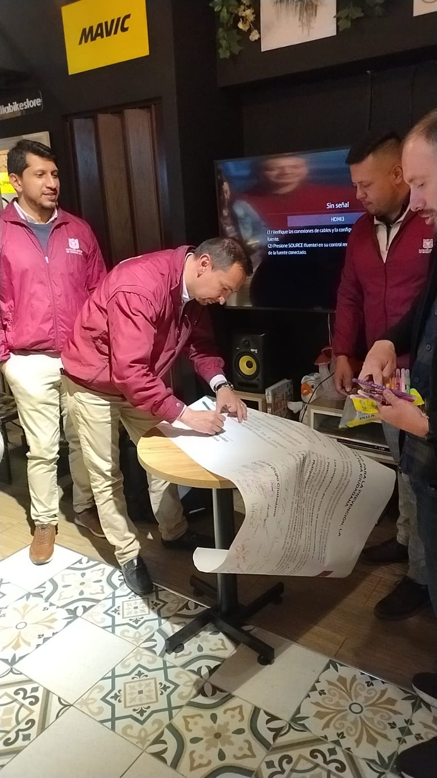 Bogotá firma pacto de corresponsabilidad con ciclistas para fortalecer la seguridad y la convivencia en las ciclorrutas Bogotá firma pacto de corresponsabilidad con ciclistas para fortalecer la seguridad y la convivencia en las ciclorrutas