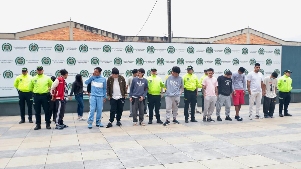 varios hombres de la banda el mesa capturados junto a varios policías