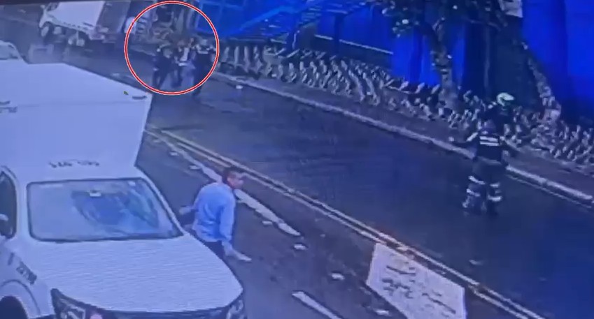 Video: perseguido y acorralado, así cayó falso policía que estaba hurtando en el Portal Norte Video: perseguido y acorralado, así cayó falso policía que estaba hurtando en el Portal Norte