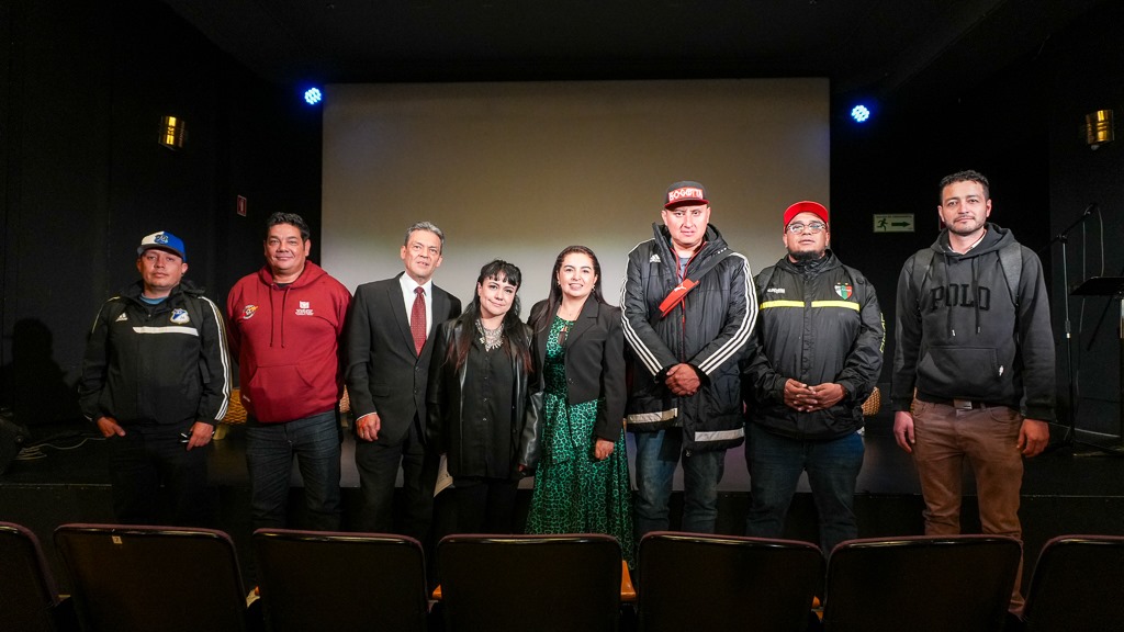 https://scj.gov.co/prensa/noticias/barras-de-bogota-revivieron-sus-inicios-y-construyeron-convivencia-en-el-tercer https://scj.gov.co/prensa/noticias/barras-de-bogota-revivieron-sus-inicios-y-construyeron-convivencia-en-el-tercer