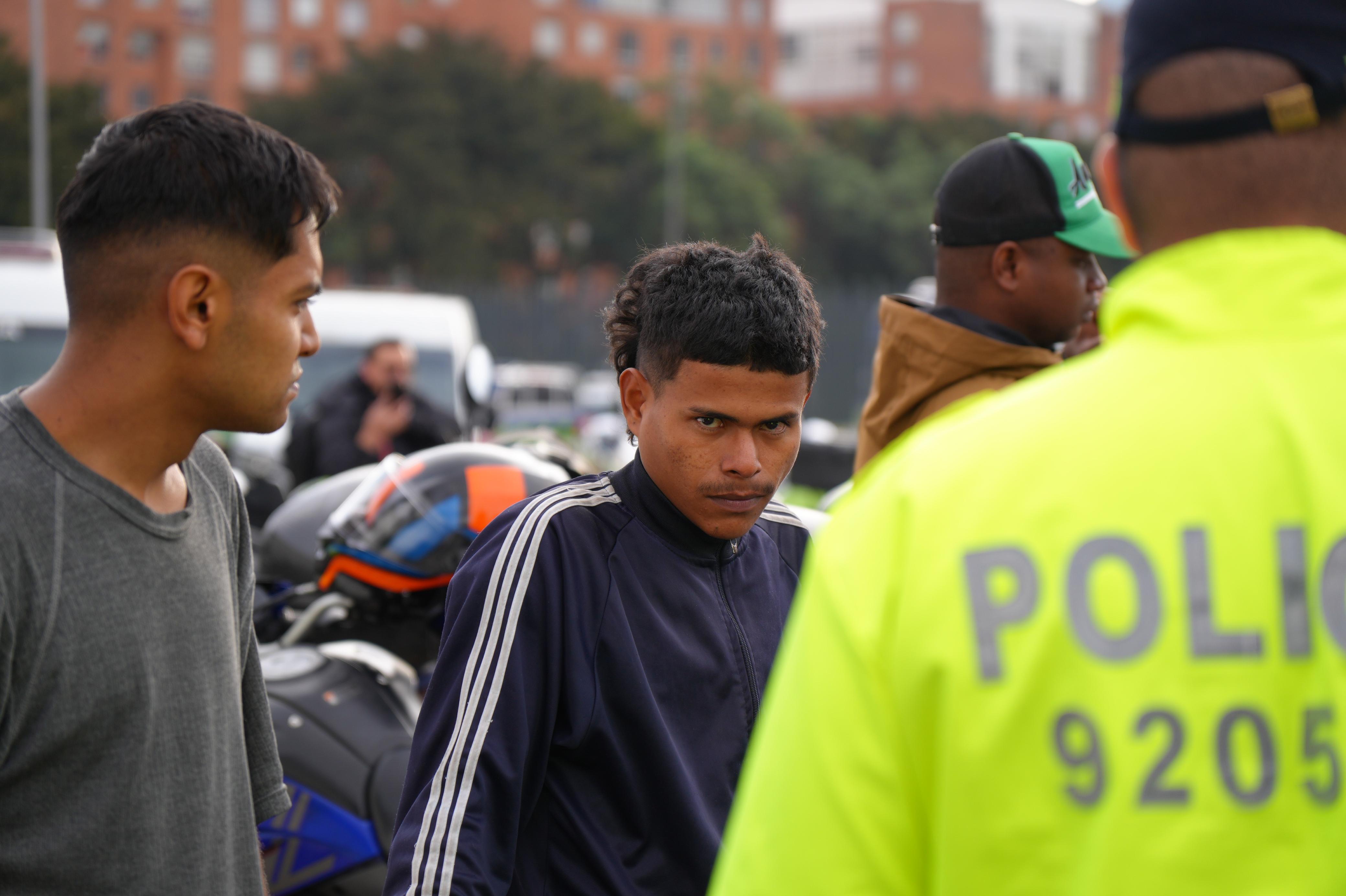 Golpe al microtráfico en Bogotá: dos bandas desmanteladas y 23 capturados en Bosa y Suba Golpe al microtráfico en Bogotá: dos bandas desmanteladas y 23 capturados en Bosa y Suba
