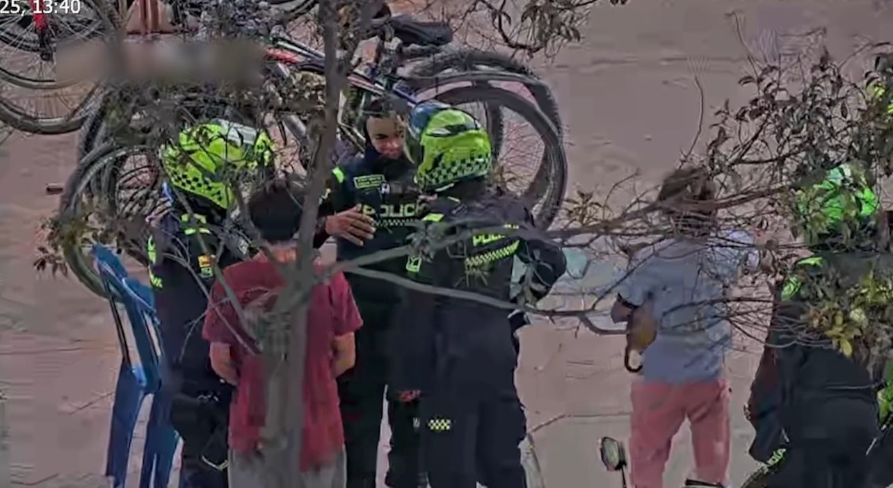 Cámaras del C4 permitieron capturar, en la Calle 80, a hombre armado con machete