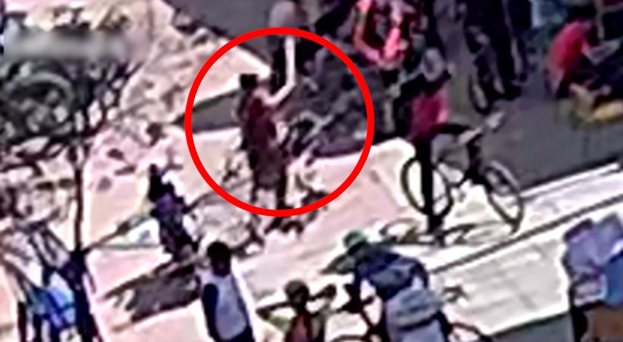 Cámaras del C4 permitieron capturar, en la Calle 80, a hombre armado con machete