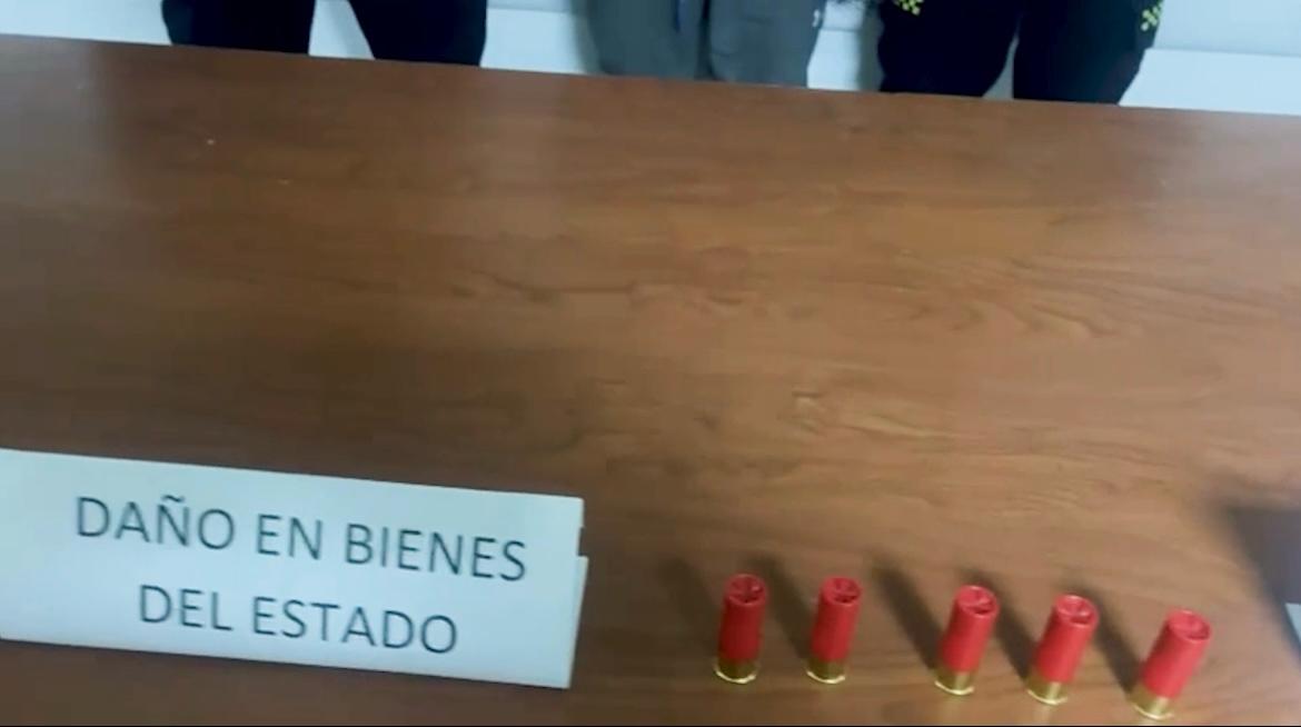 Capturado 'Hombre Araña del Siete de Agosto': quedó grabado en video subido en un poste violentando cámara del C4 Capturado 'Hombre Araña del Siete de Agosto': quedó grabado en video subido en un poste violentando cámara del C4