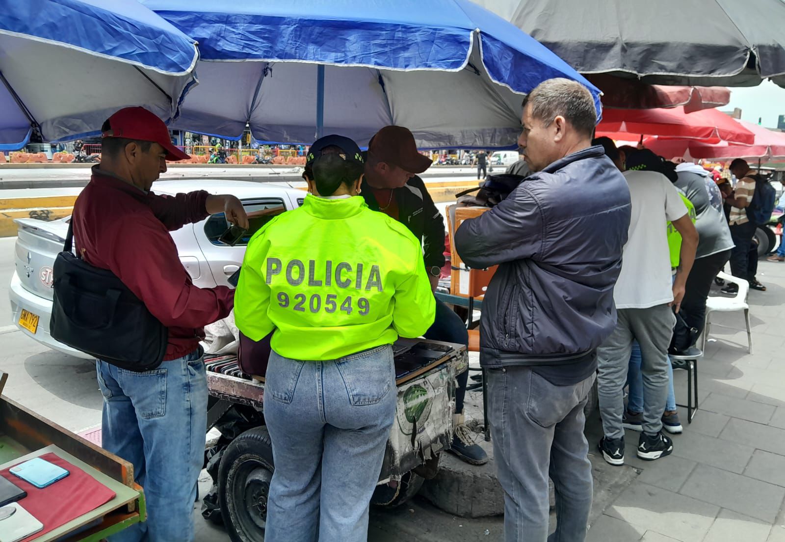 Operativo contra el hurto de celulares en la Calle 13 dejó 16 equipos incautados por hurto y manipulación ilegal Operativo contra el hurto de celulares en la Calle 13 dejó 16 equipos incautados por hurto y manipulación ilegal