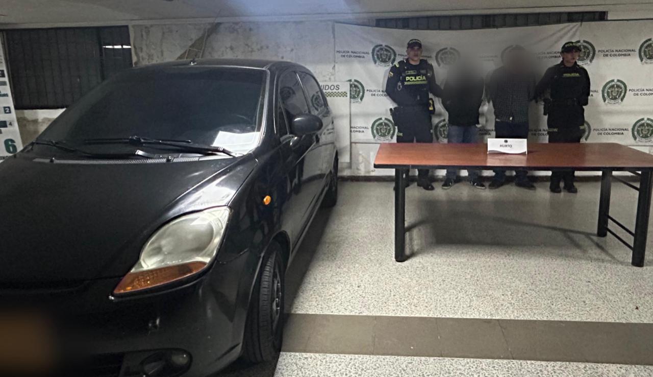 Capturados dos hombres que habían hurtado un carro en Barrios Unidos Capturados dos hombres que habían hurtado un carro en Barrios Unidos