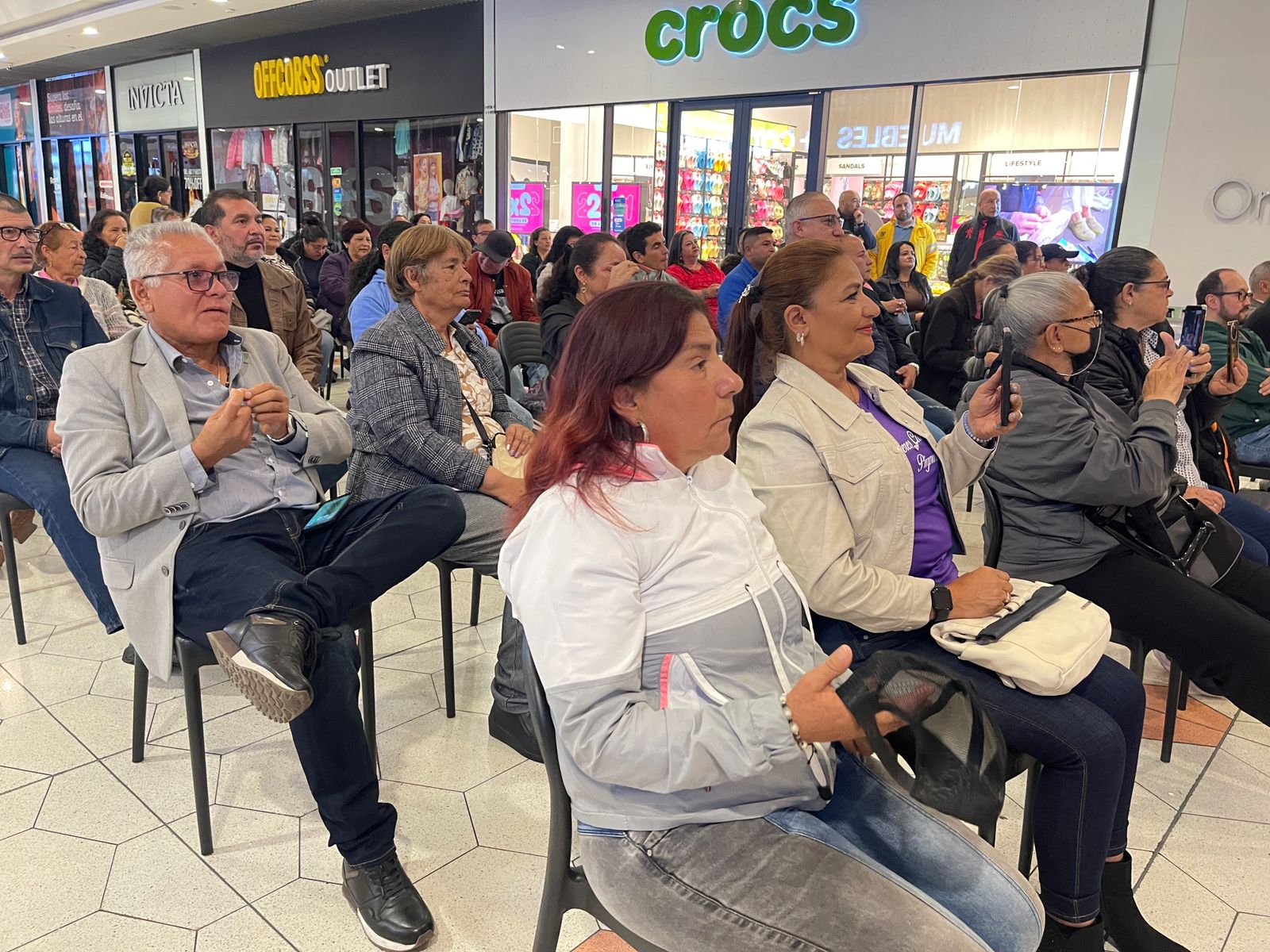 A través de puestas en escena y arte, líderes comunitarios plantean estrategias para mejorar la seguridad y convivencia en Bogotá