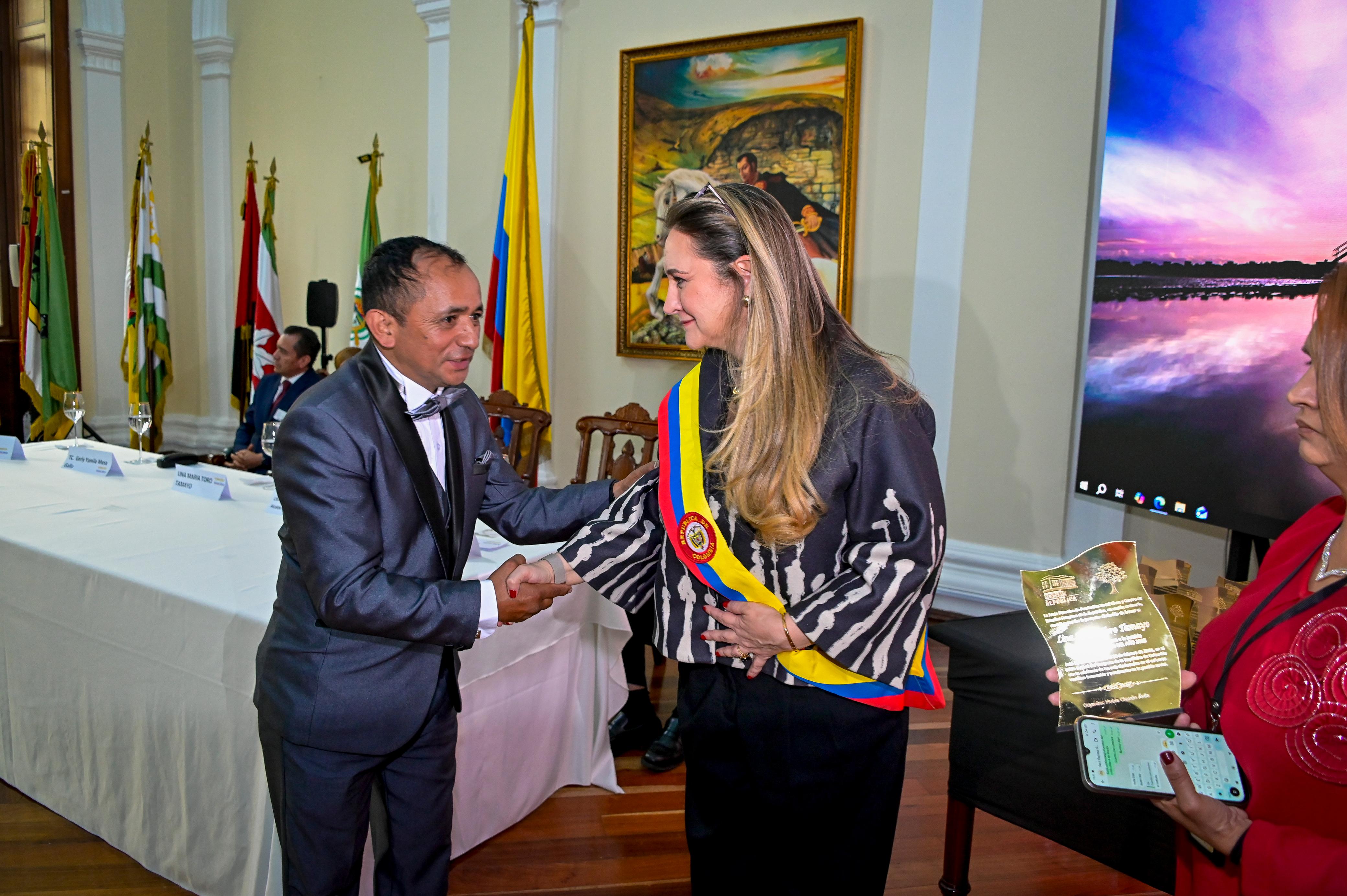 Reconocimiento al trabajo de Lina María Toro, subsecretaria de Acceso a la Justicia Reconocimiento al trabajo de Lina María Toro, subsecretaria de Acceso a la Justicia