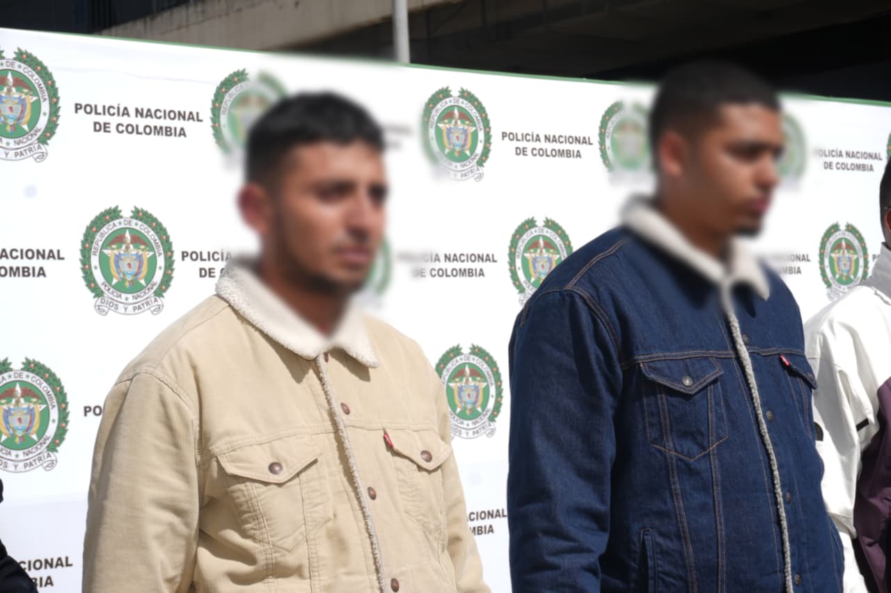 Cayeron ‘Los del Carro Rojo’: banda que venía robando vehículos en Bogotá Cayeron ‘Los del Carro Rojo’: banda que venía robando vehículos en Bogotá