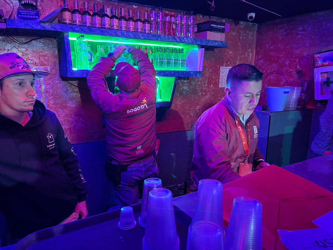 Golpe a la ilegalidad y desorden en María Paz: incautado licor adulterado y desmontados varios cambuches para recuperar el espacio público Golpe a la ilegalidad y desorden en María Paz: incautado licor adulterado y desmontados varios cambuches para recuperar el espacio público