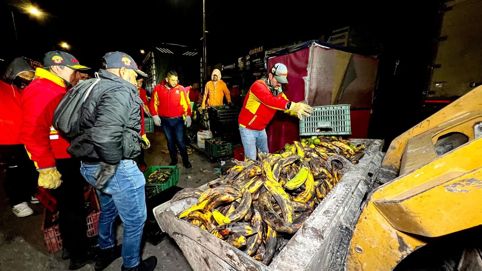 Golpe a la ilegalidad y desorden en María Paz: incautado licor adulterado y desmontados varios cambuches para recuperar el espacio público Golpe a la ilegalidad y desorden en María Paz: incautado licor adulterado y desmontados varios cambuches para recuperar el espacio público