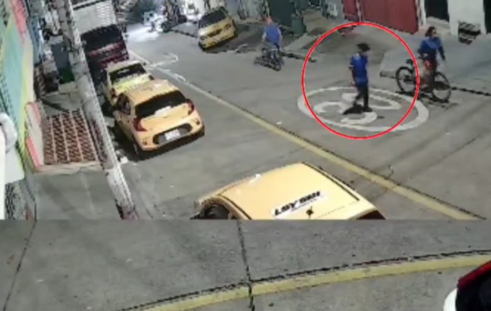 Quiso ocultar el arma, pero fue descubierto: detalles inéditos de la aprehensión de un menor tras quitarle la vida a un hombre en una riña Quiso ocultar el arma, pero fue descubierto: detalles inéditos de la aprehensión de un menor tras quitarle la vida a un hombre en una riña