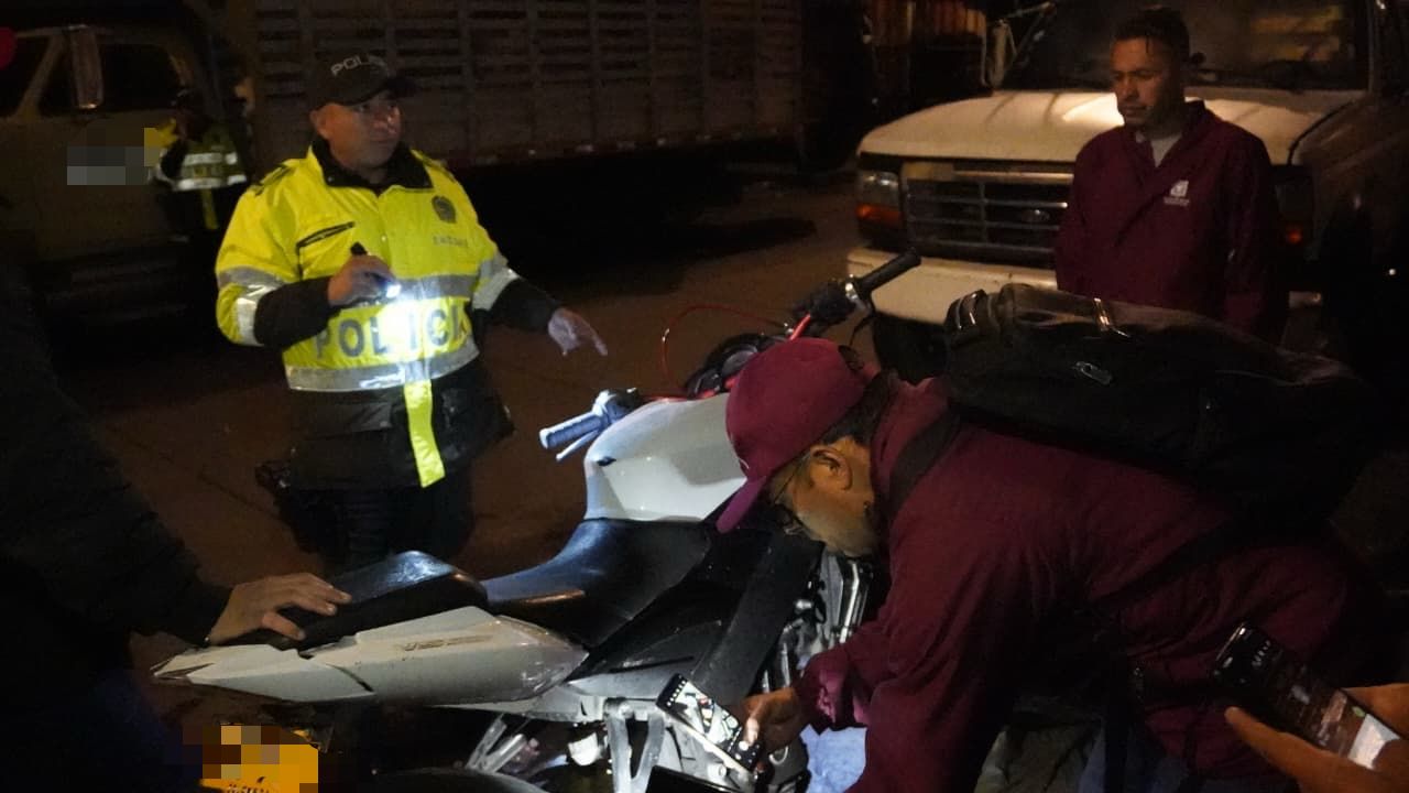 Recuperada moto hurtada que se camuflaba con placa falsa en Los Mártires Recuperada moto hurtada que se camuflaba con placa falsa en Los Mártires