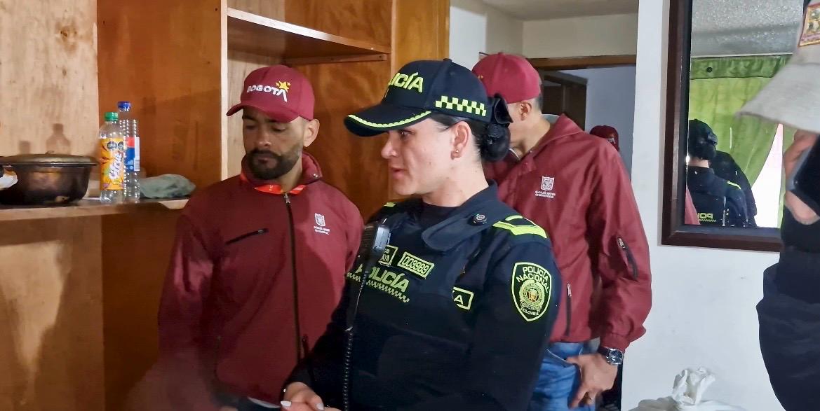 Operativo en pagadiarios de Teusaquillo deja incautaciones de droga, armas, dinero falso y una patineta robada Operativo en pagadiarios de Teusaquillo deja incautaciones de droga, armas, dinero falso y una patineta robada