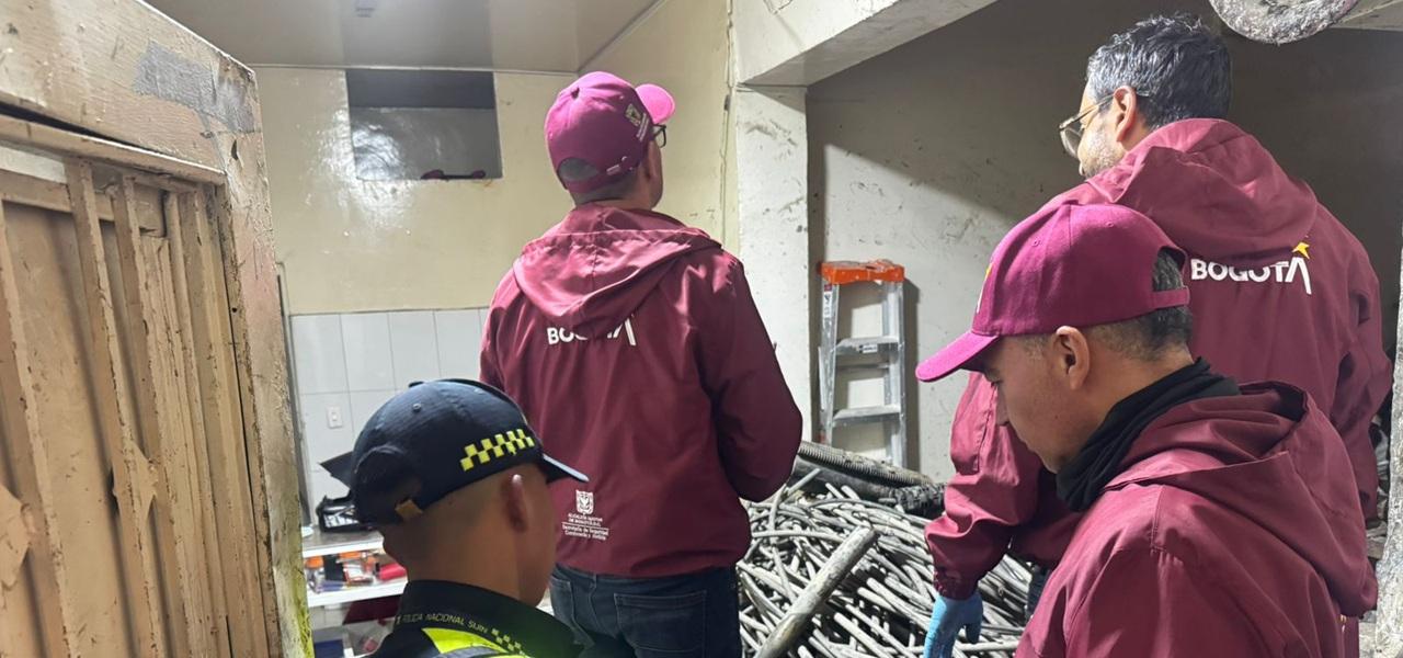 1.150 metros de cable de cobre con reporte de hurto recuperados. 1.150 metros de cable de cobre con reporte de hurto recuperados.