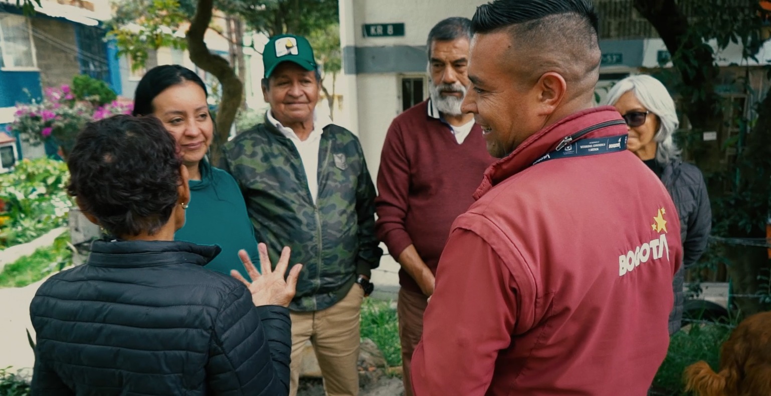 Óscar Pinzón Promotor de seguridad de Usme, trabaja para transformas barrios en lugares mas seguros