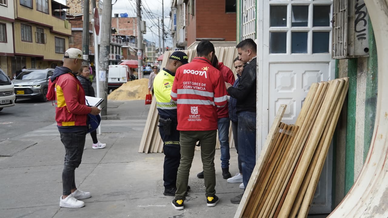 Autoridades ponen orden en Patio Bonito: suspendidos carpintería, taller y otros comercios por invadir el espacio público Autoridades ponen orden en Patio Bonito: suspendidos carpintería, taller y otros comercios por invadir el espacio público