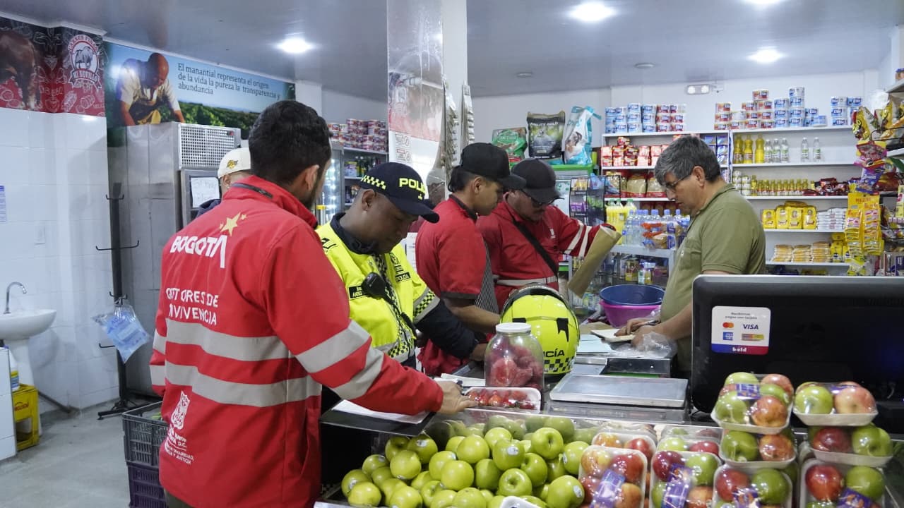 Autoridades ponen orden en Patio Bonito: suspendidos carpintería, taller y otros comercios por invadir el espacio público Autoridades ponen orden en Patio Bonito: suspendidos carpintería, taller y otros comercios por invadir el espacio público