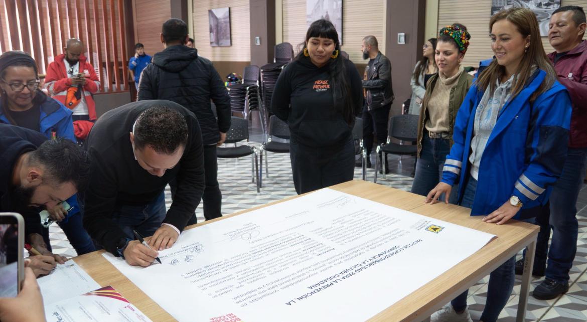 Plazas Distritales de Mercado firmaron pacto para fortalecer la seguridad y la convivencia en Bogotá Plazas Distritales de Mercado firmaron pacto para fortalecer la seguridad y la convivencia en Bogotá