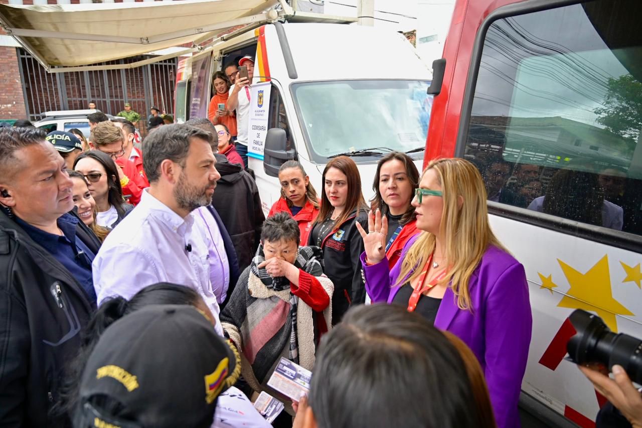 Bogotá fortalece su compromiso para prevenir la violencia contra la mujer: en el 25N, alcalde Galán entrega más puntos de atención y servicios para todas Bogotá fortalece su compromiso para prevenir la violencia contra la mujer: en el 25N, alcalde Galán entrega más puntos de atención y servicios para todas